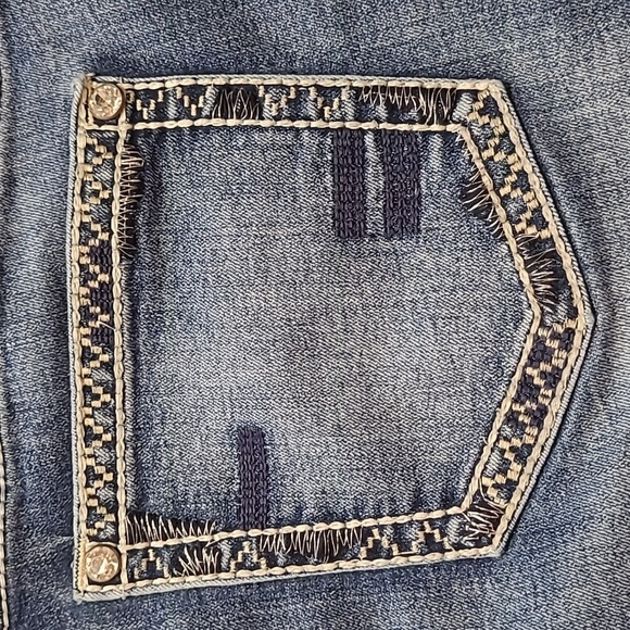 EUC Shyanne Jean Shorts Women's sz 31 Mid Rise Denim Shorts - Picture 4 of 12